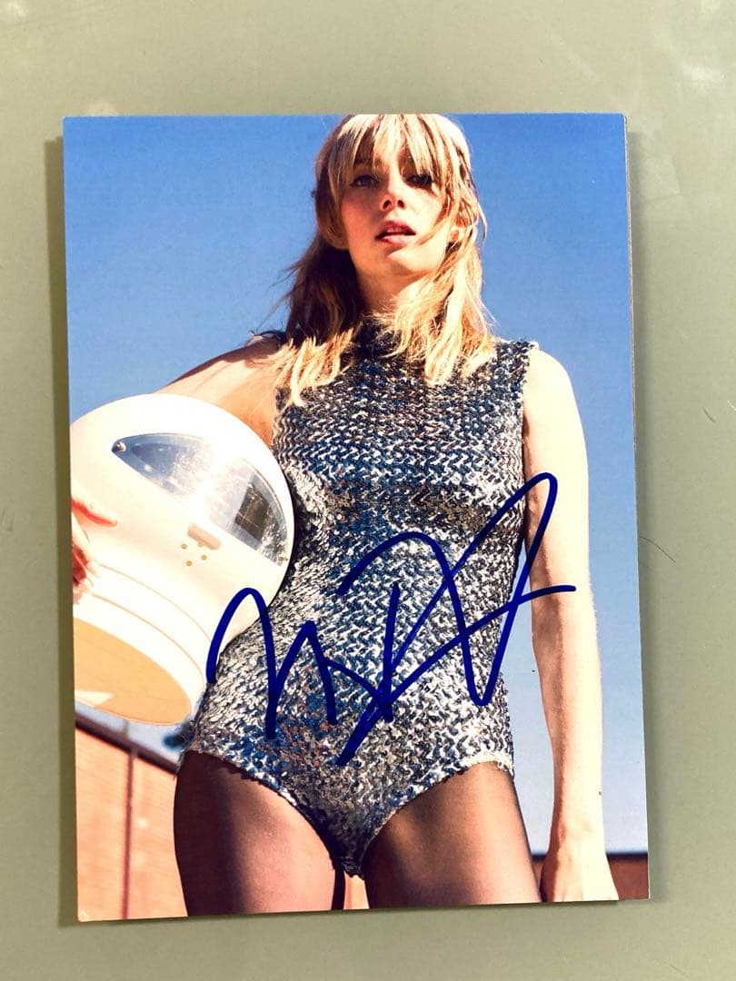 マヤ・ホーク直筆サイン入り2Lサイズ写真…ストレンジャー・シングス