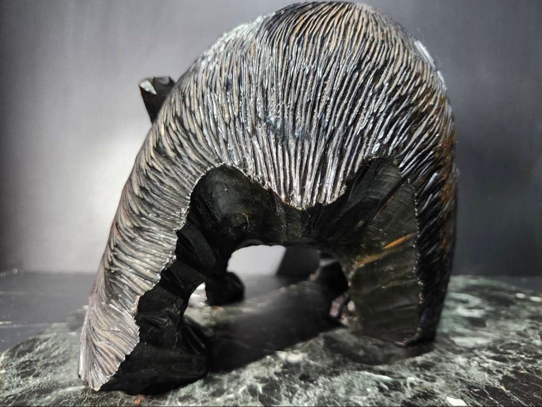 木製熊の置物　木彫りの熊　光峰作