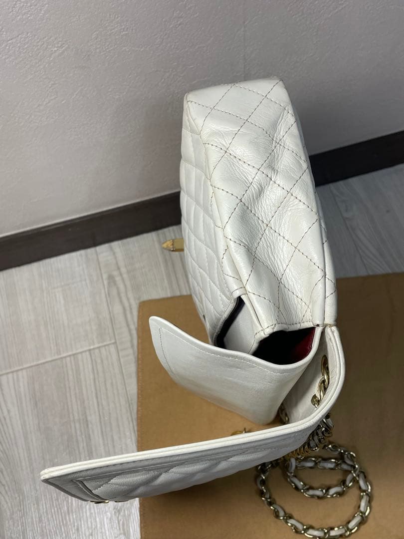 CHANELキルティング　マトラッセ チェーン ショルダーバッグ ラムスキン