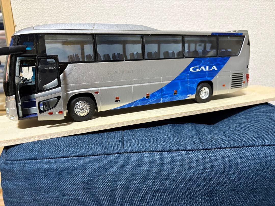 ISUZU GALA バス型プラモデル