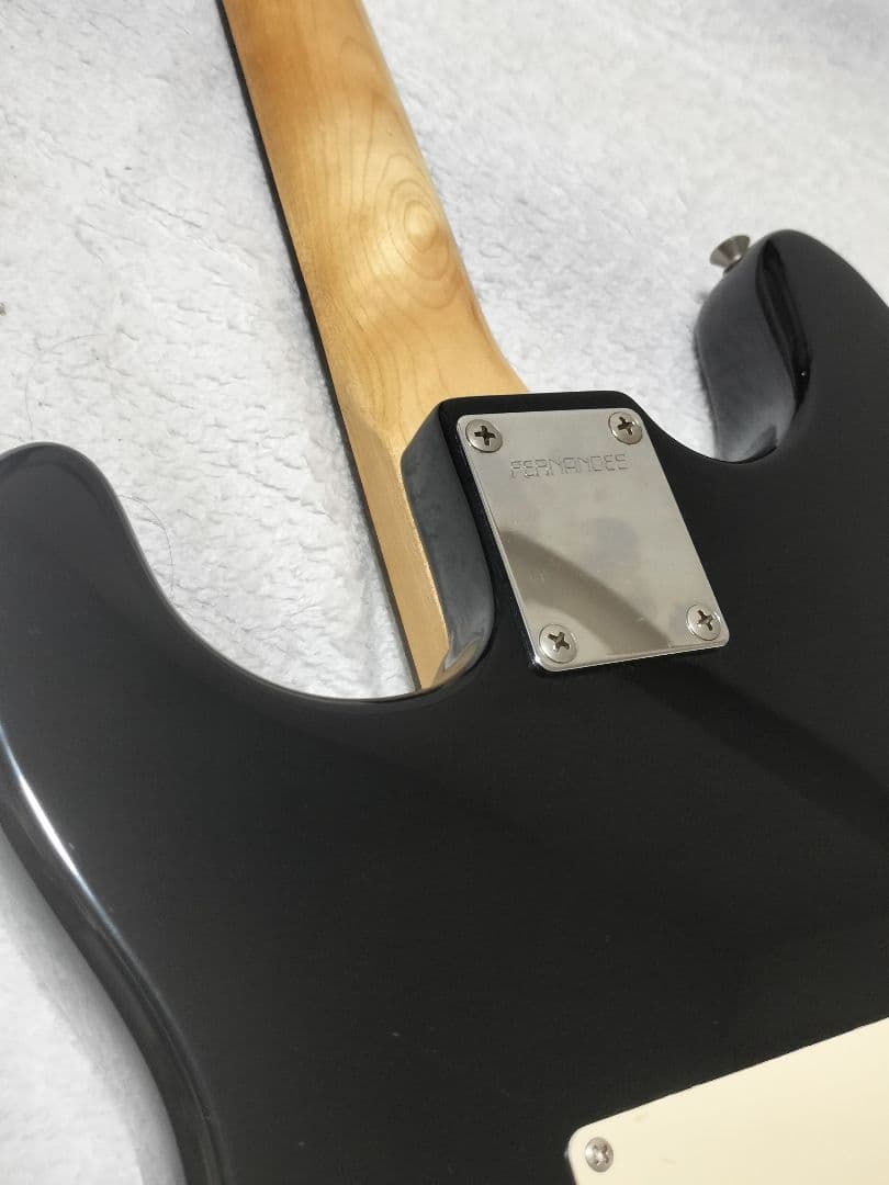 Fernandes フェルナンデス ストラトキャスター 黒 LE-1Z ケース付