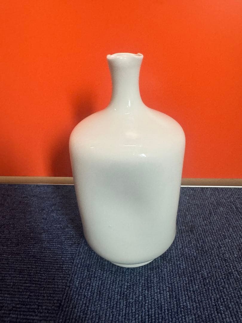 1751 中村清六　白磁　花瓶