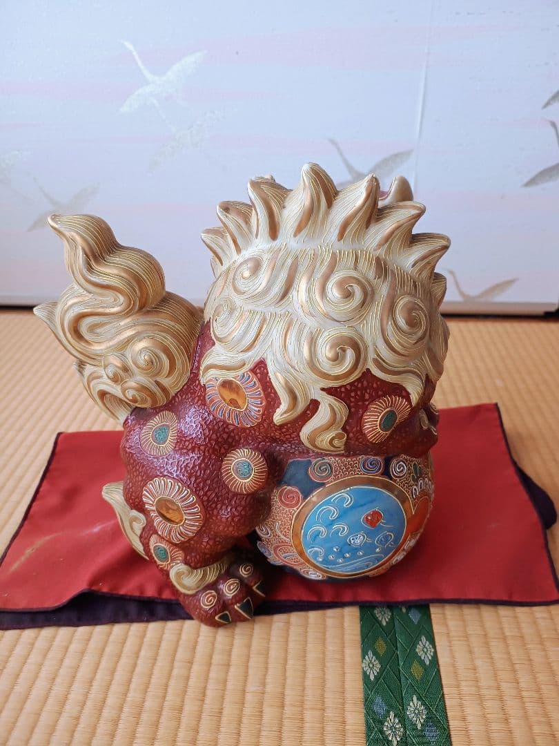 獅子型陶器 赤金の装飾