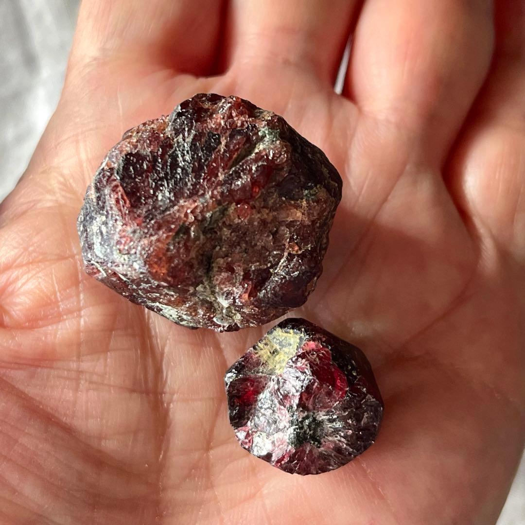 巨大 レッド ガーネット 163.65ct 原石 鉱物 天然石 パワーストーン