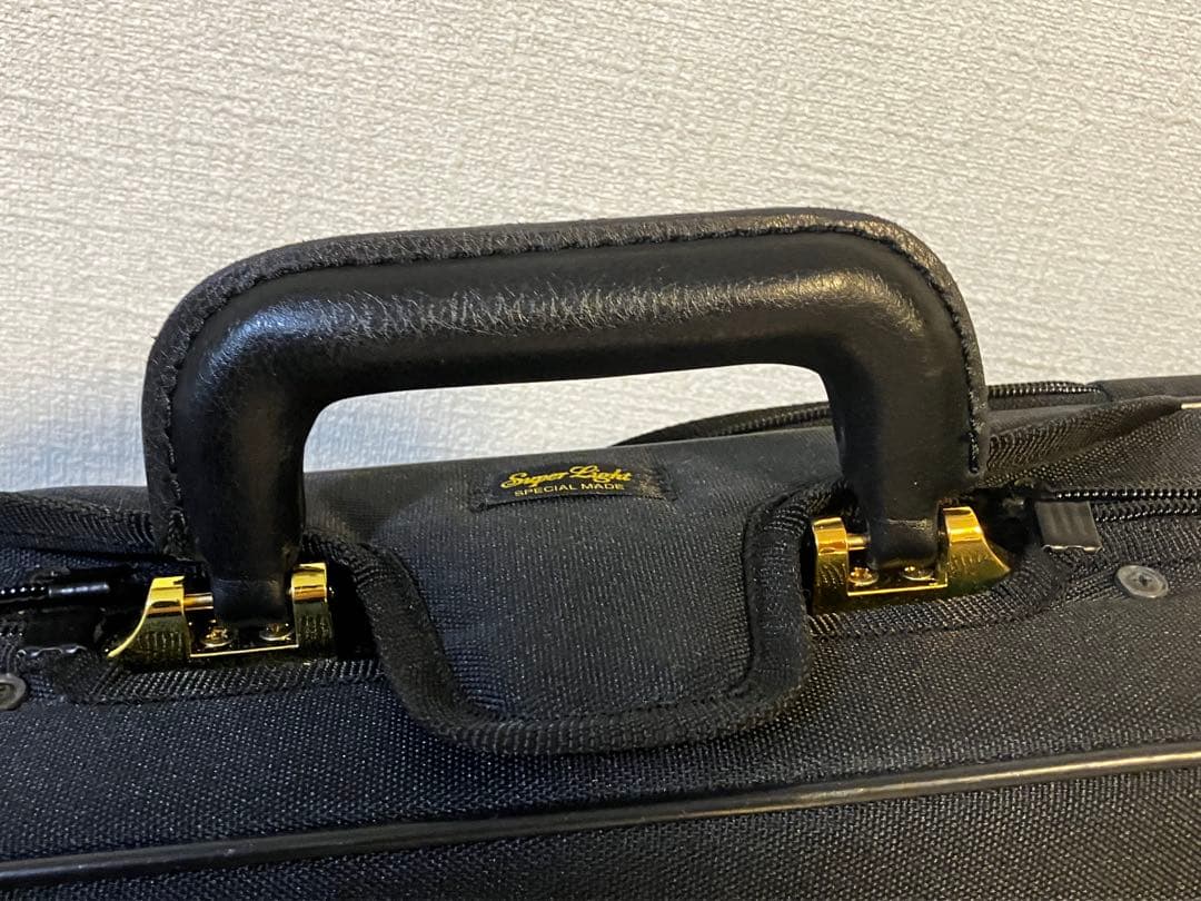 スーパーライト バイオリンケース シェイプト　(三角)型 ブラック