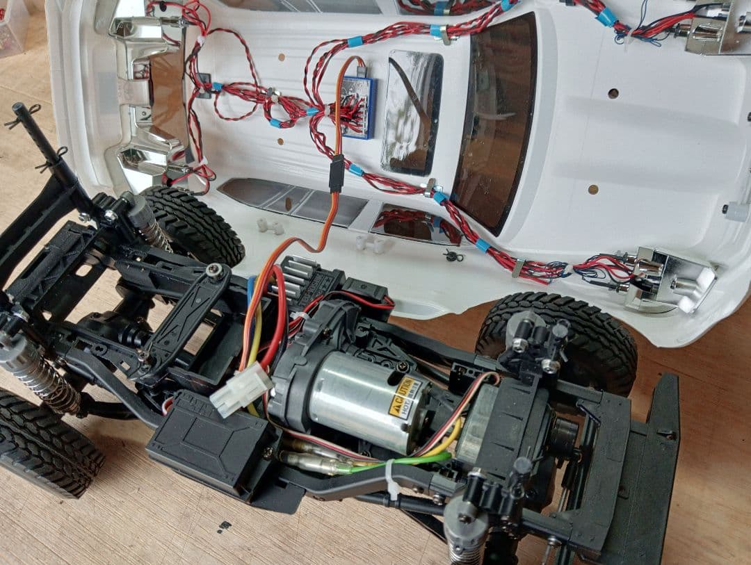 メカ付 タミヤ トヨタ ランドクルーザー 300 CC-02シャーシ ラジコン