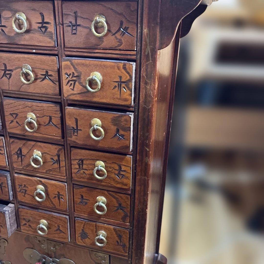 李朝風 薬棚 18杯 真鍮金具 アジアン家具　薬箪笥　アンティーク調　横浜現地