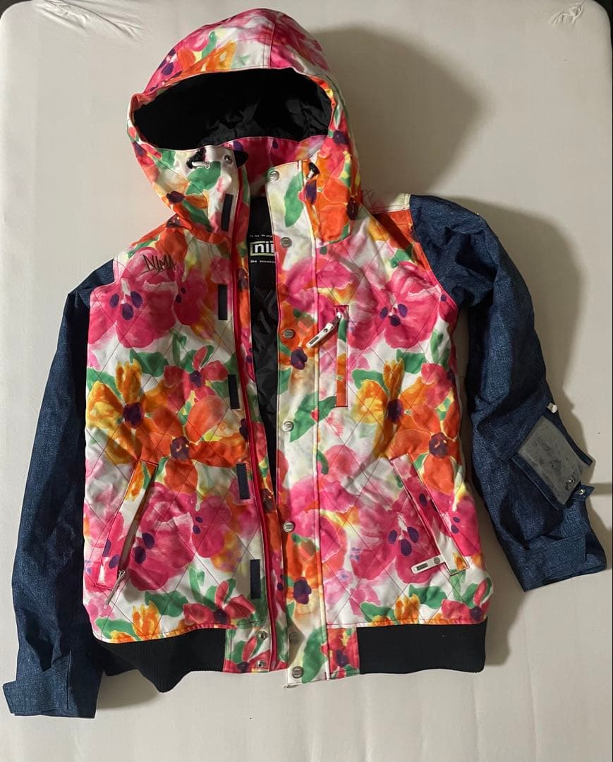 【即日発送】冬物セール‼︎nima フラワー柄 スノーボードウェア上下セット M