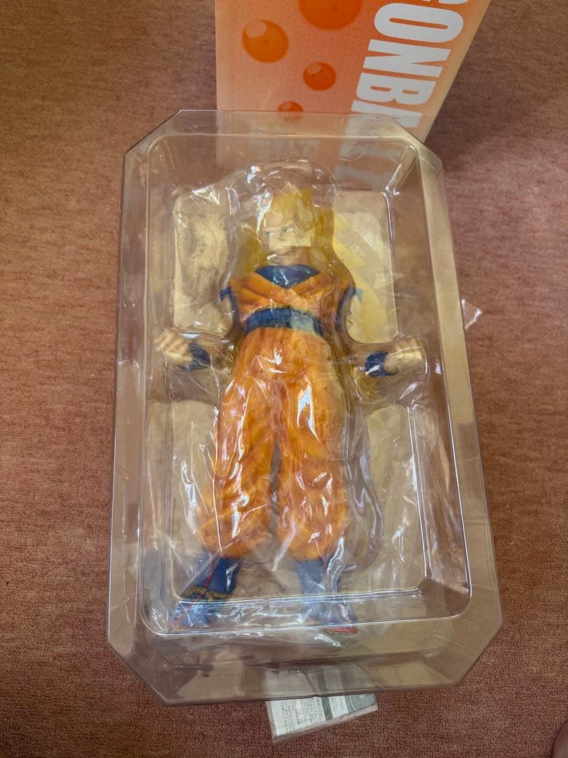 x-plus ギガンティックシリーズ　孫悟空　スーパーサイヤ人3 限定ver