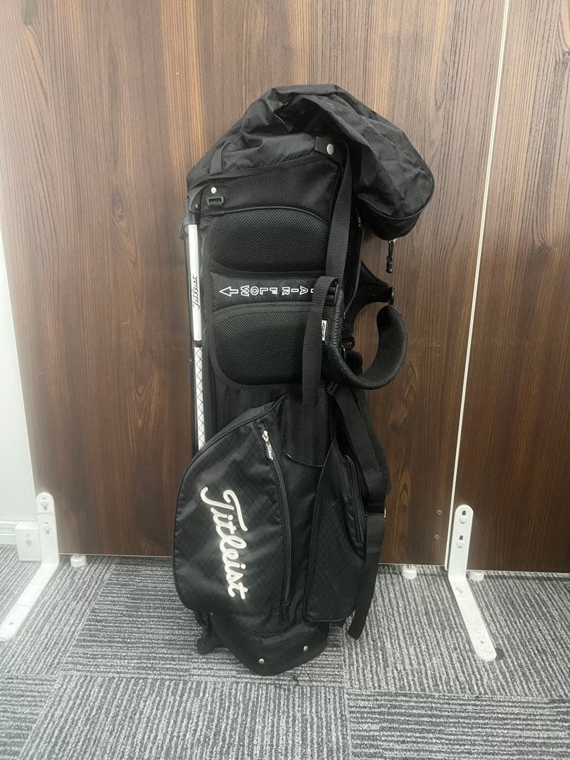 Titleist ブラック キャディバッグ スタンド付き