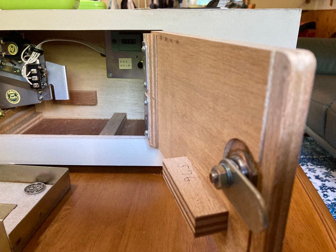 【未使用】100円ゲーム機 KJSゲーム機　シャープ製 残り1台！動作品