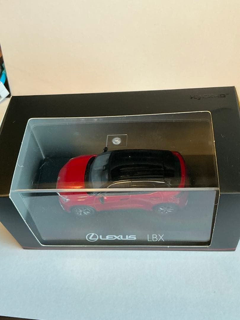 新品未開封1/43 Lexus LBX ミニカー レッド/ブラック