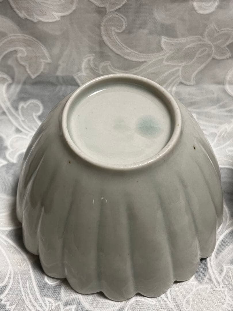 骨董　古伊万里　白磁　菊弁　向付　江戸中期　5個(共箱あり) 2個ホツあり