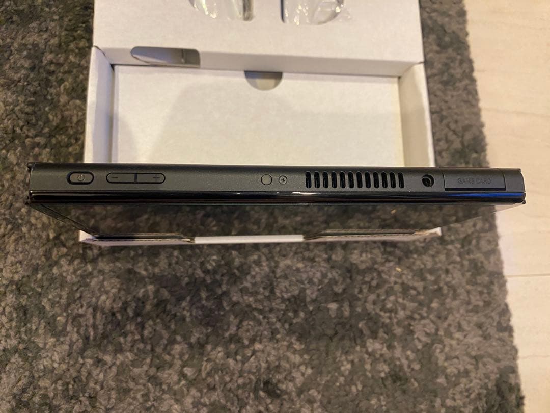 【美品】Nintendo Switch 有機ELモデル ホワイト/ブラック