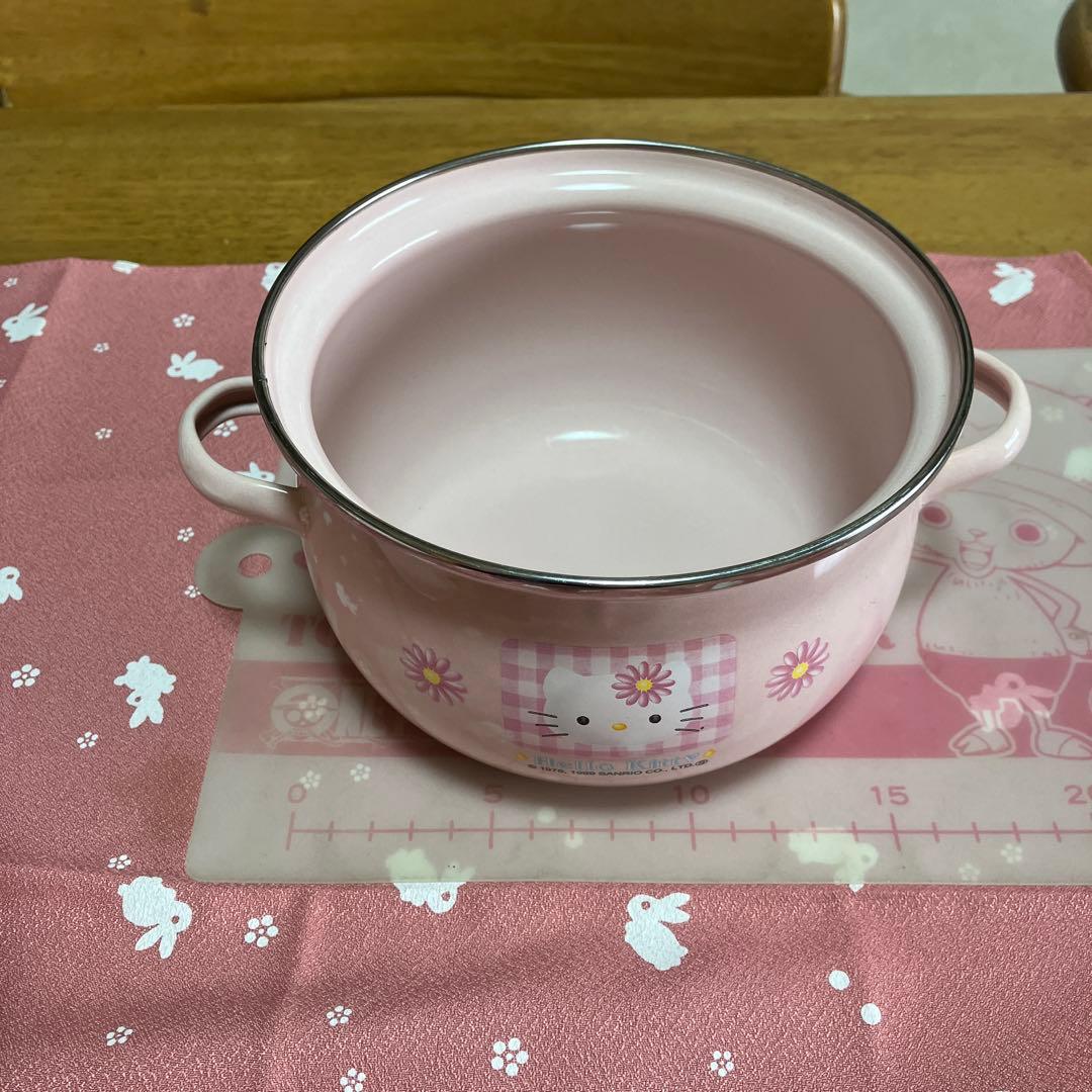 サンリオ　ハローキティ　マット・両手鍋