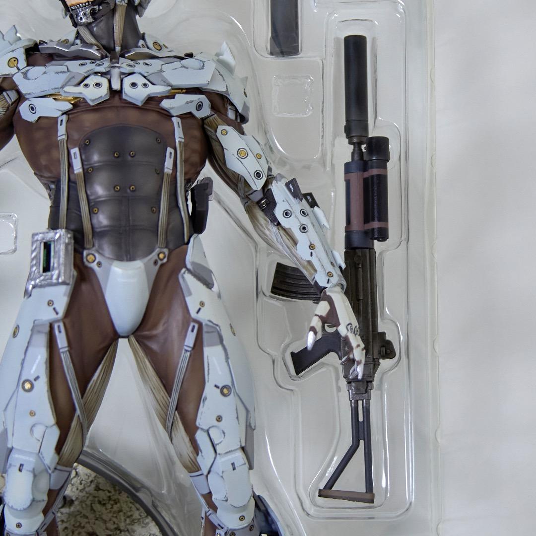 雷電ホワイトアーマーVer.　メタルギアソリッドV グランドゼロス スタチュー