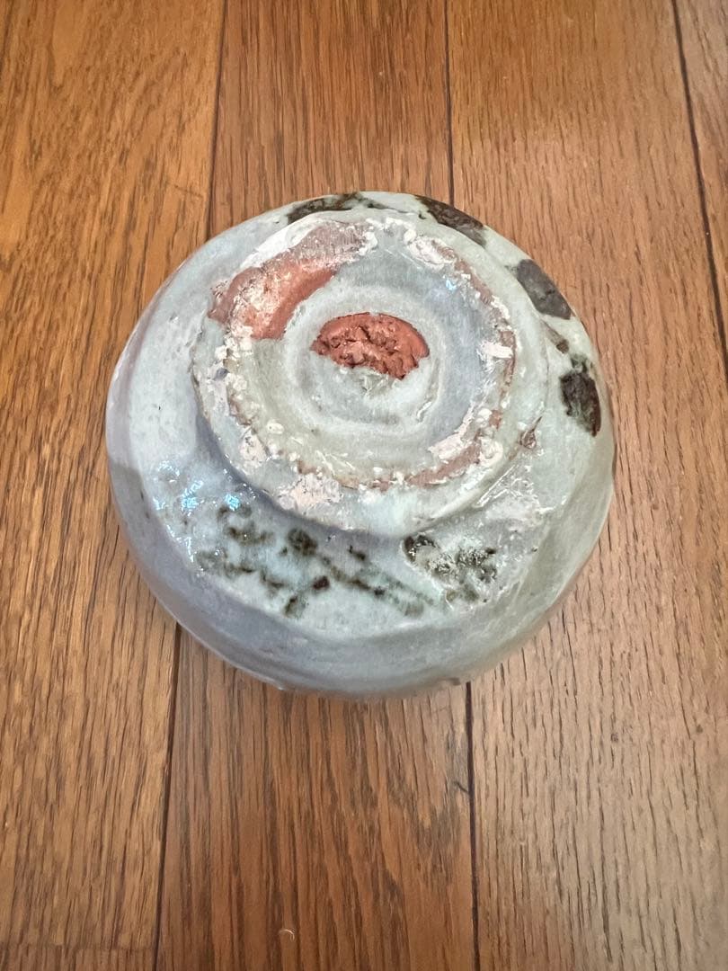 虎渓山水月窯　梅絵茶碗