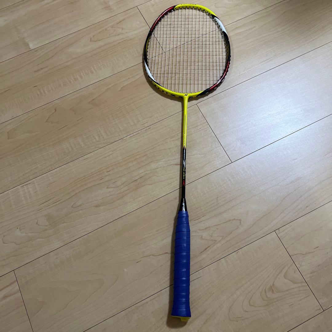 バドミントンラケット　アークセーバーzスラッシュ