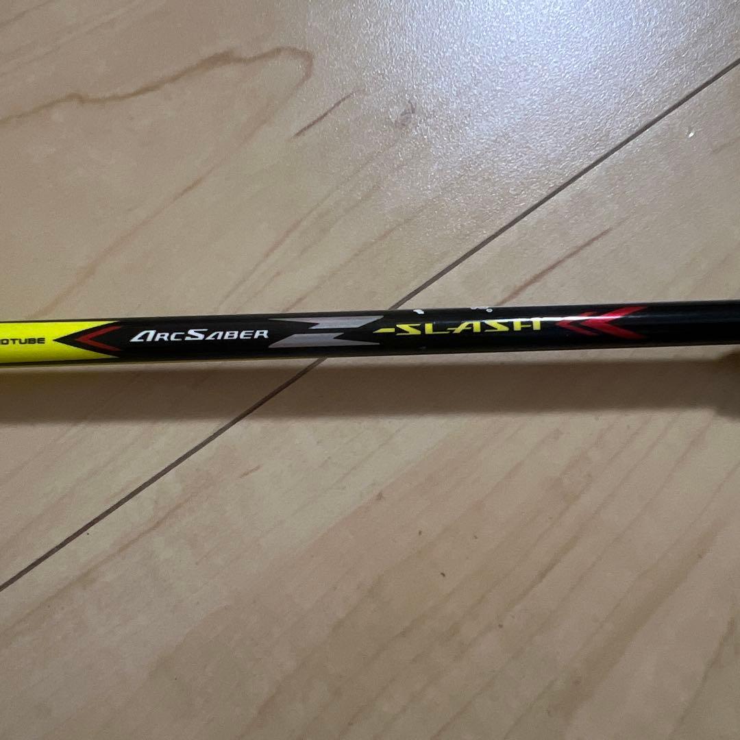 バドミントンラケット　アークセーバーzスラッシュ