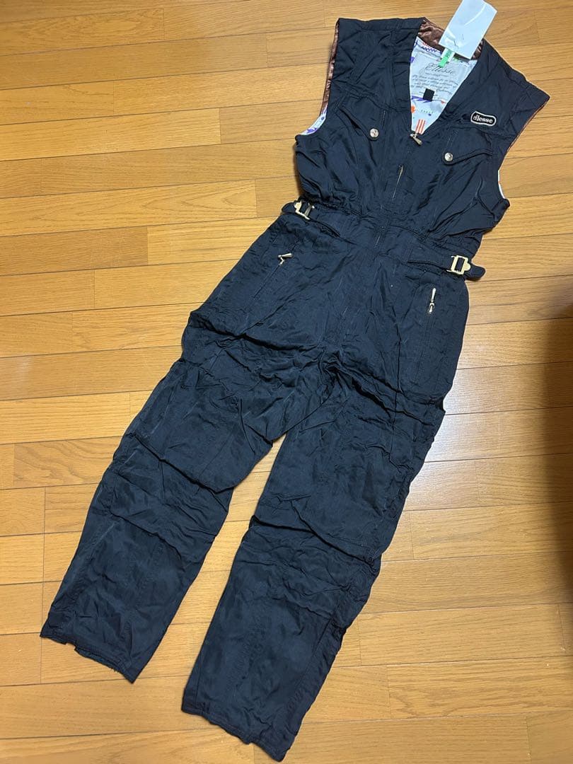 デサント　スキーウェア　黒×白　ブラック×ホワイト　レディース　スノーボード