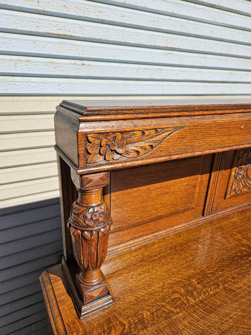 英国アンティーク オーク材のサイドボード バルボス装飾 バフェ 飾り棚 食器棚