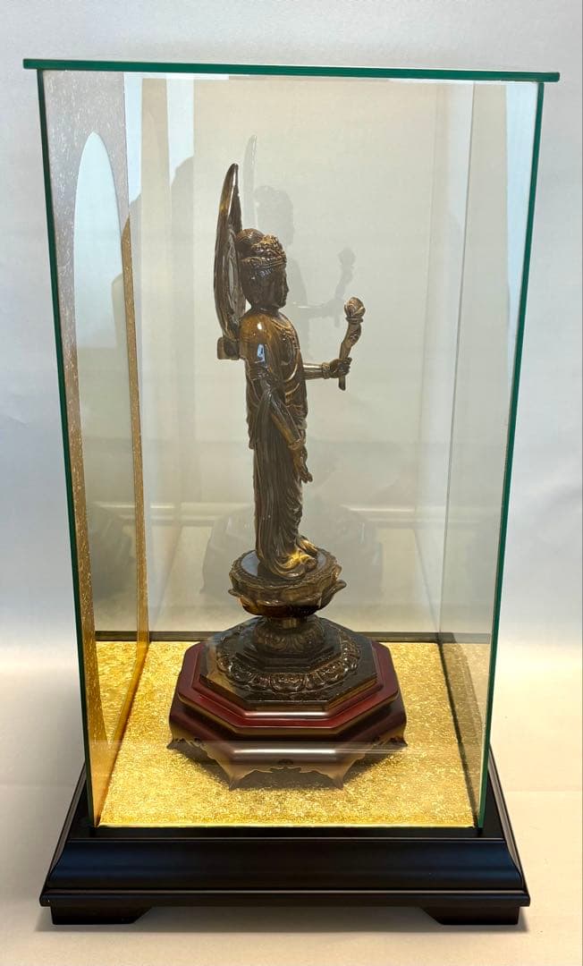 #タイガーアイ製 聖観音菩薩立像 ガラスケース 観世音菩薩　高さ約40cm