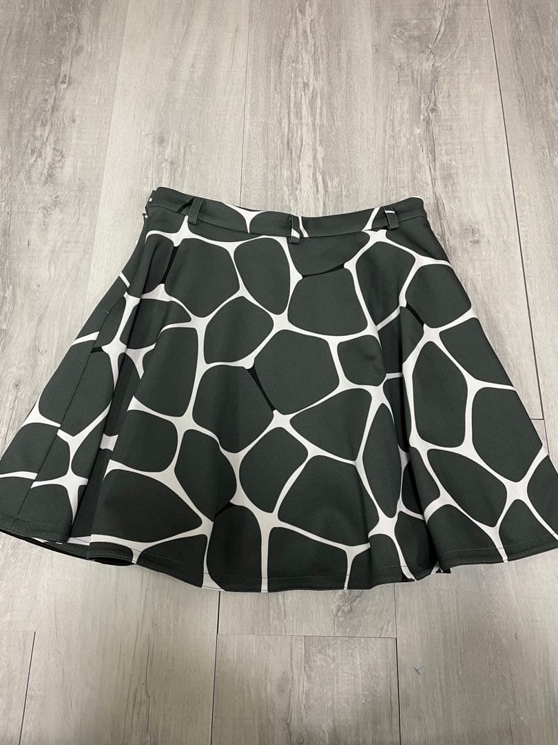 値下げ！新品　ランバンスポール　スカート +5℃ 保温ストレッチ　ジラフ柄カーキ