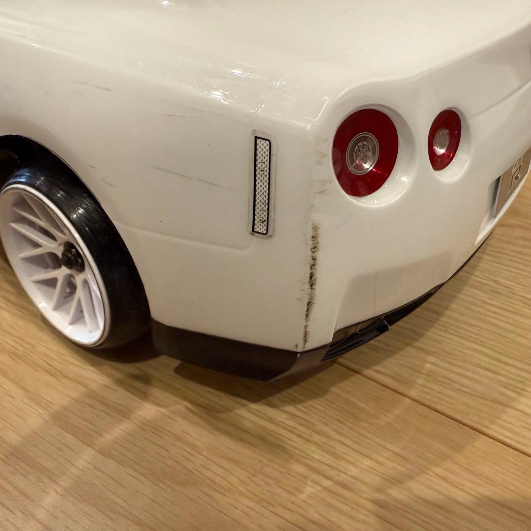 ヨコモSD1.0 GT-Rボディ、タイヤ付き