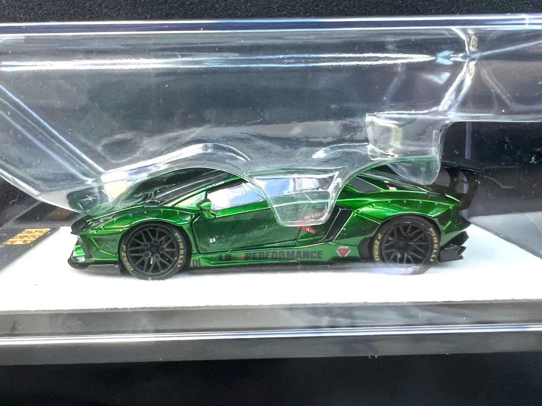 PGM 1/64 LBWK LP700 greenランボルギーニアヴェンタドール