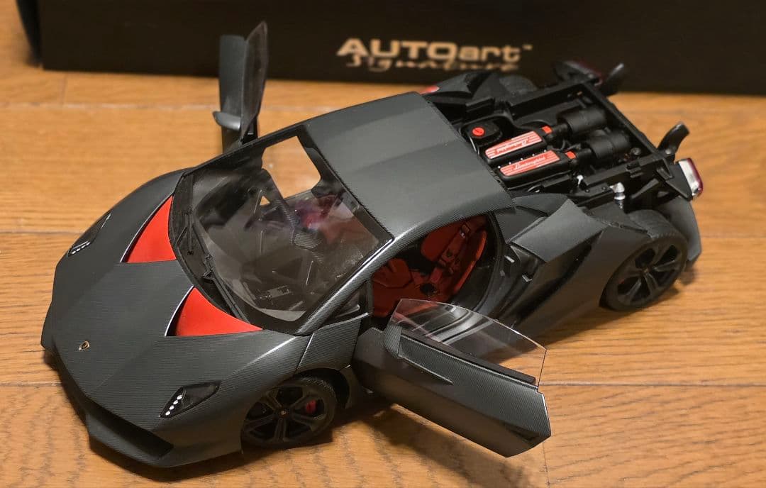 AUTOART ランボルギーニ　セストエレメント(カーボングレー) 1/18