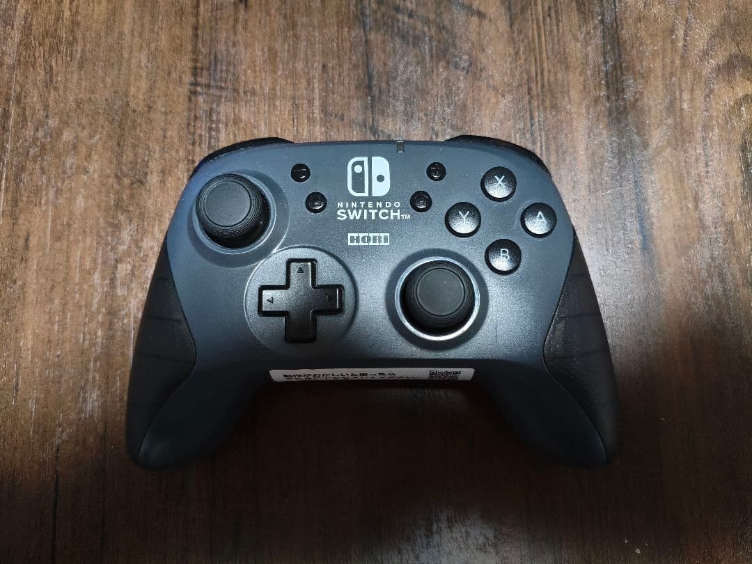 NintendoSwitch　ブラック　コントローラー付き　Joy-Conなし