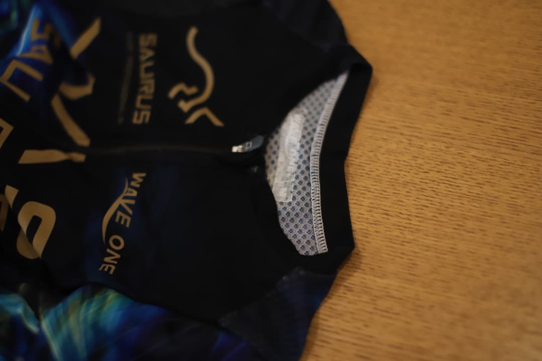 MAS X SAURUS WAVE ONE サイクルジャージ「マサ・高倉正善」