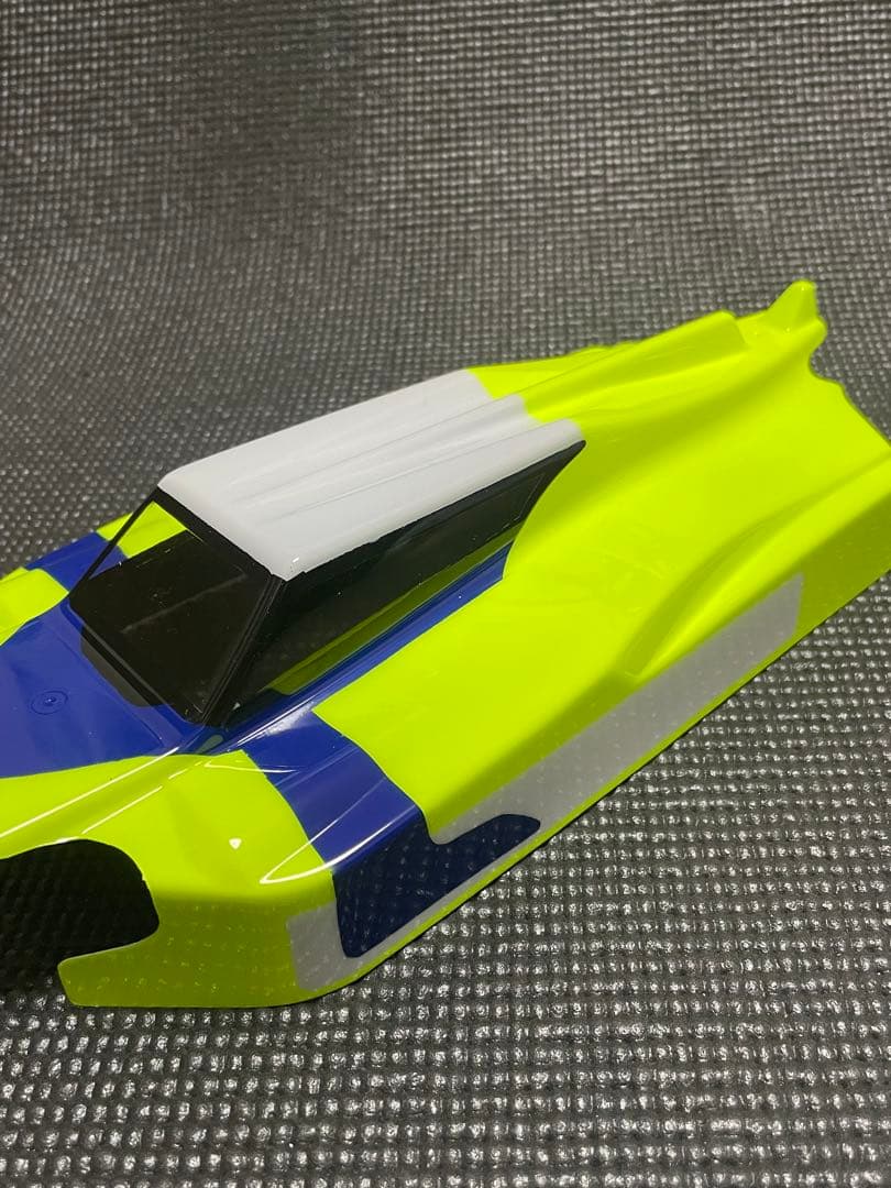 京商、ヨコモ用塗装済ボディ4台