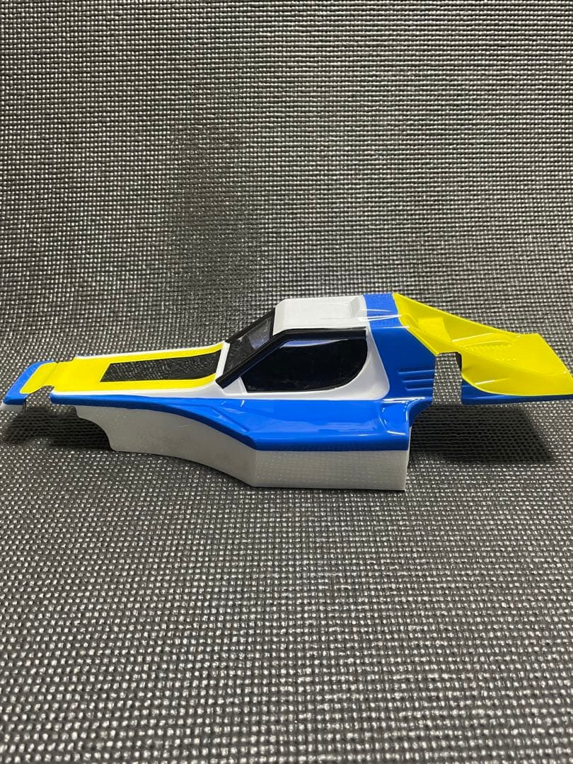 京商、ヨコモ用塗装済ボディ4台