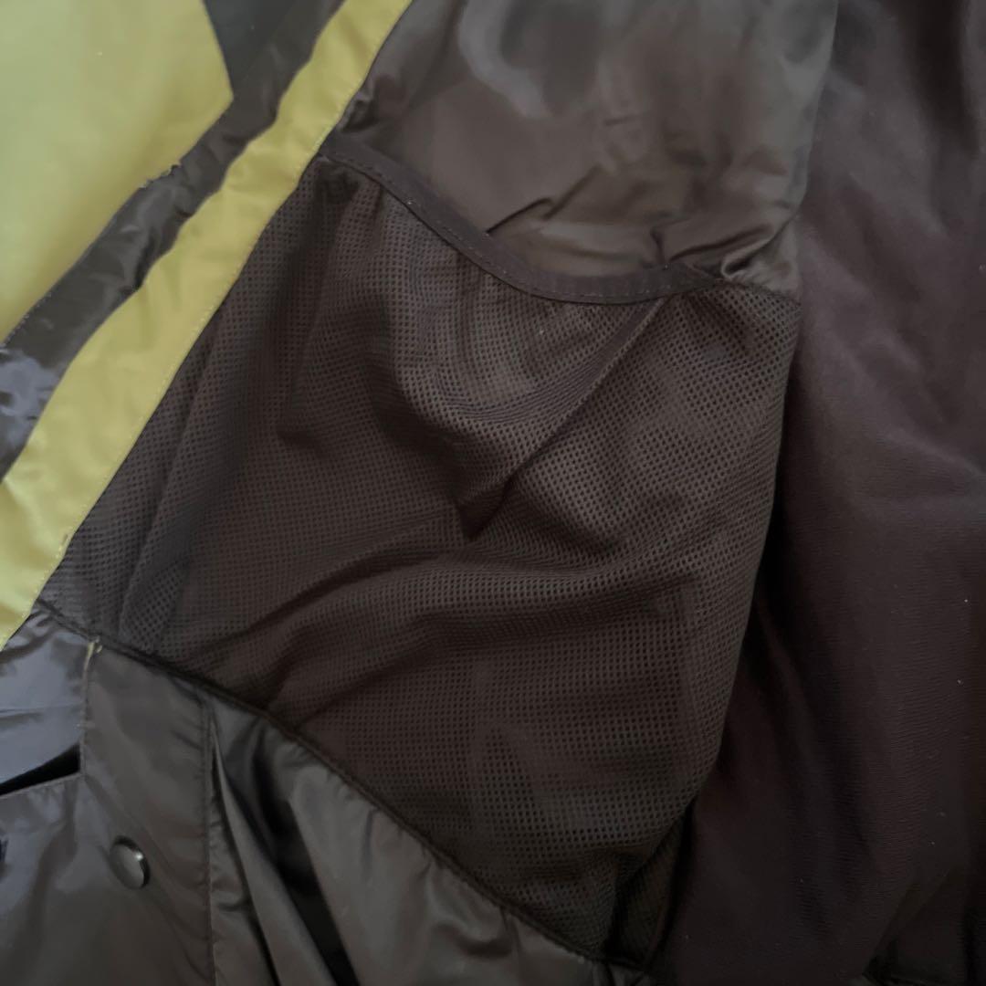 686 シックスエイトシックス　スノボー　ウェア