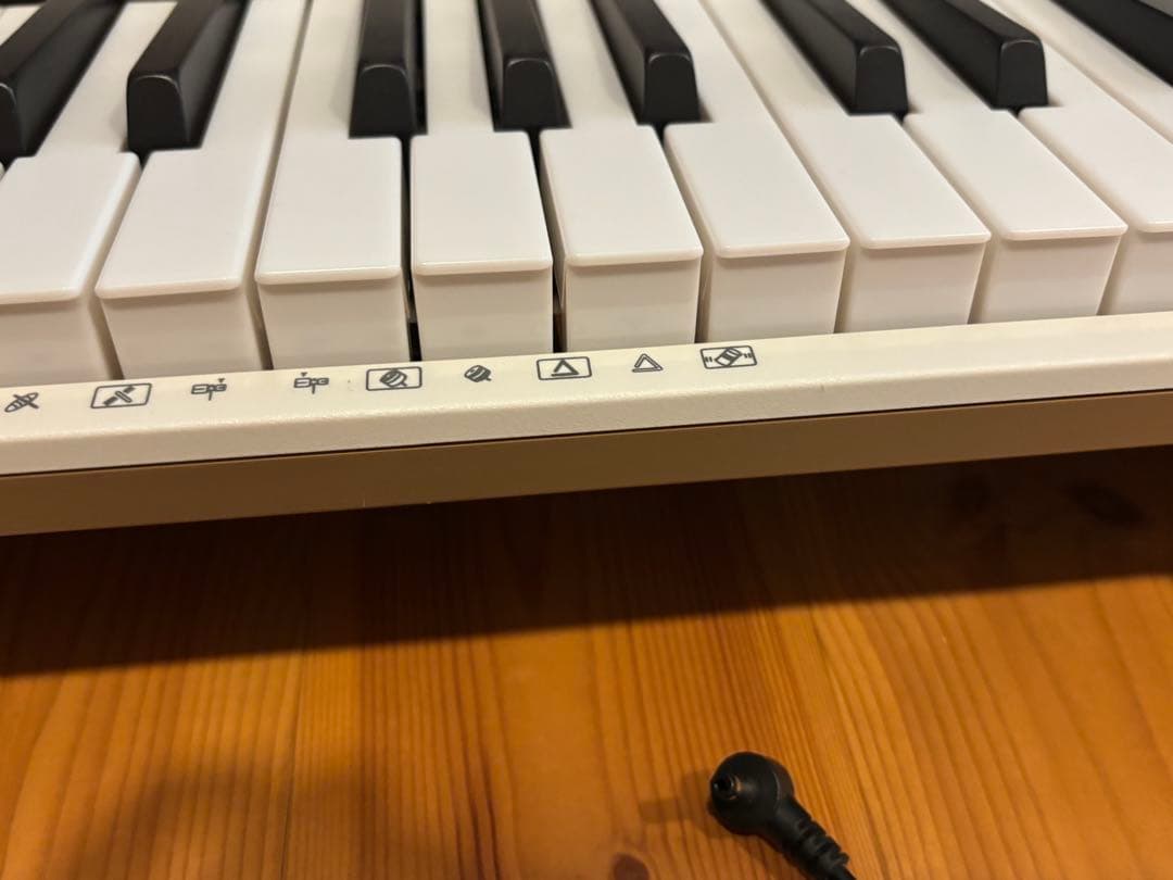 CASIO LK-526 キーボード