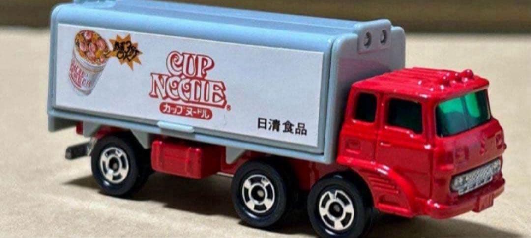 日本製 トミカ ふそう ウイングルーフトラック カップヌードル