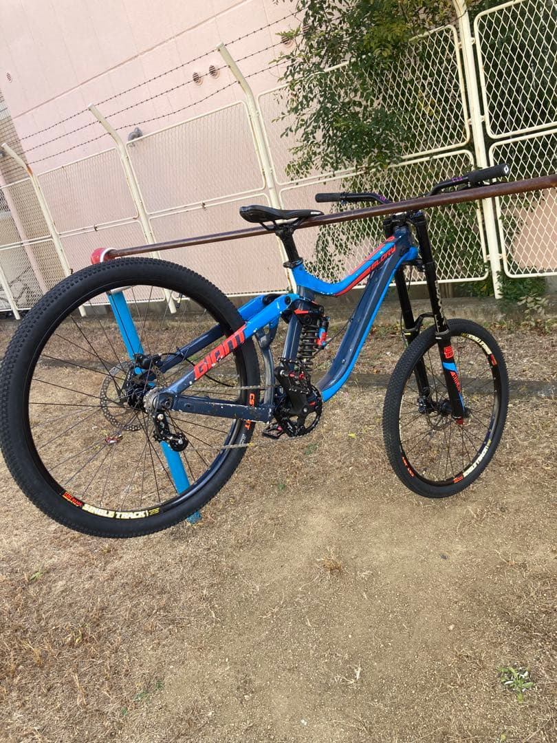 お安く組んだダウンヒルバイク ジャイアント グローリー