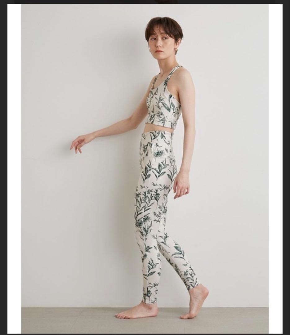 【美品】エミヨガ　上下セット　0サイズ　ホワイト