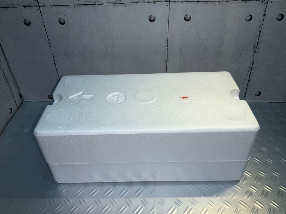 ミニカー　1/18 マセラティー　ティーポ61 ミニチャンプス