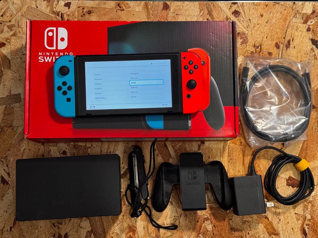 Nintendo Switch 本体 + Pro コントローラー