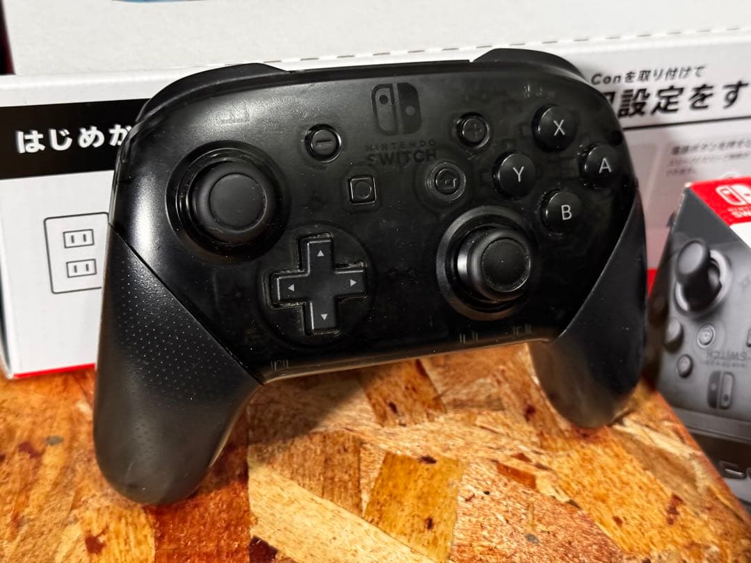 Nintendo Switch 本体 + Pro コントローラー