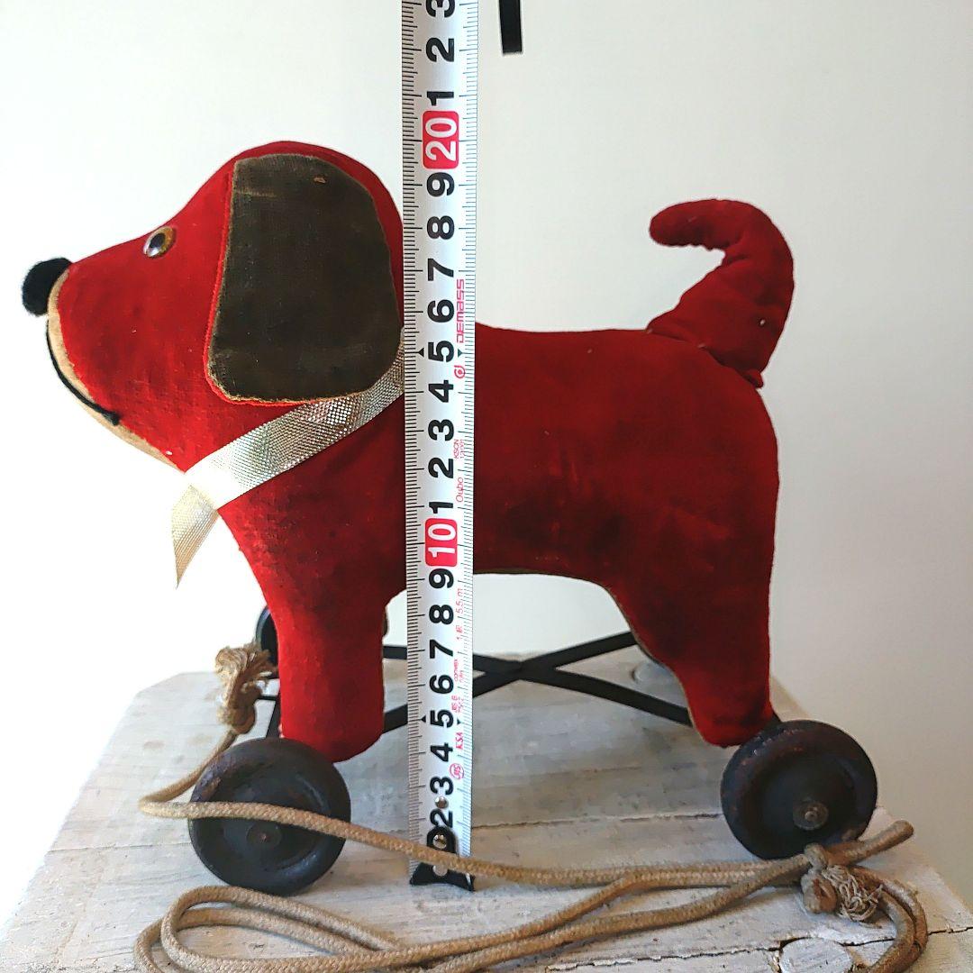 アンティーク人形　赤い犬の引きぐるま玩具