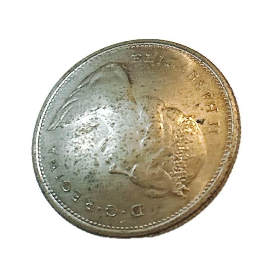カナダ　1ドル銀貨　エリザベス2世　　ピンバッジ　留め具　コンチョ