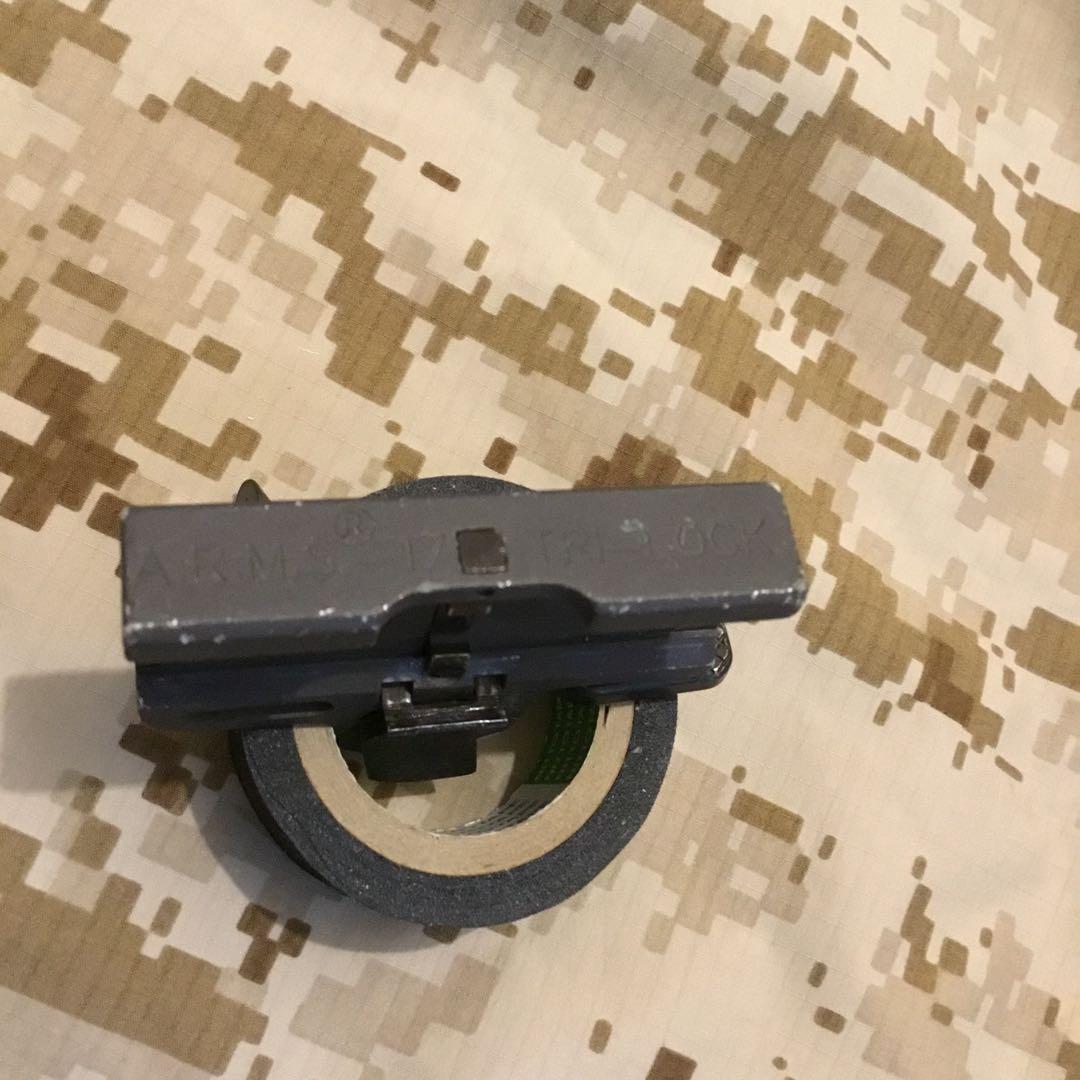実物中古A.R.M.S−17 TRI−LOCK旧型　アームズ　マウント