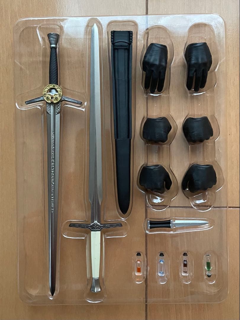 Soosootoys ウィッチャー 未塗装ヘッド付 ホットトイズ系