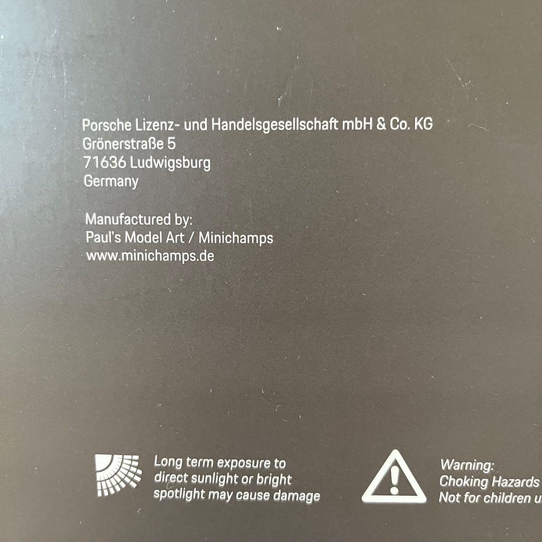 【ミニカー 美品】1/18 ポルシェ タイカン 4S クロス ツーリスモ