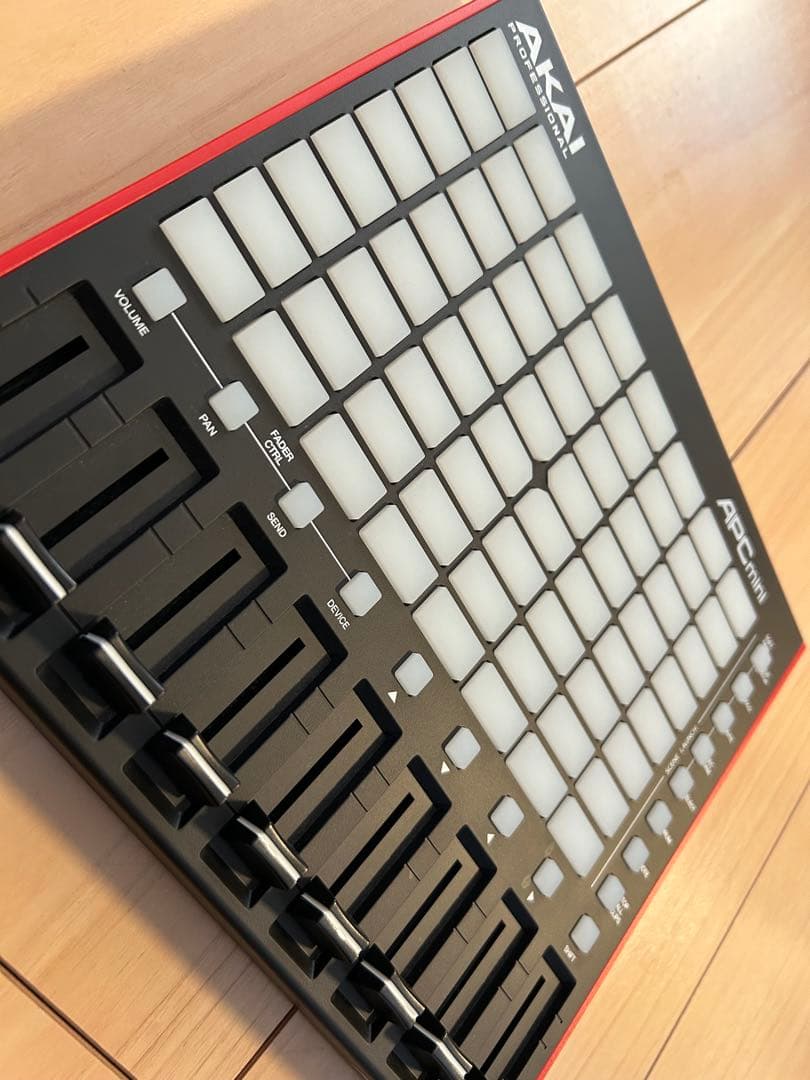 AKAI APC mini mk2 MIDIコントローラー