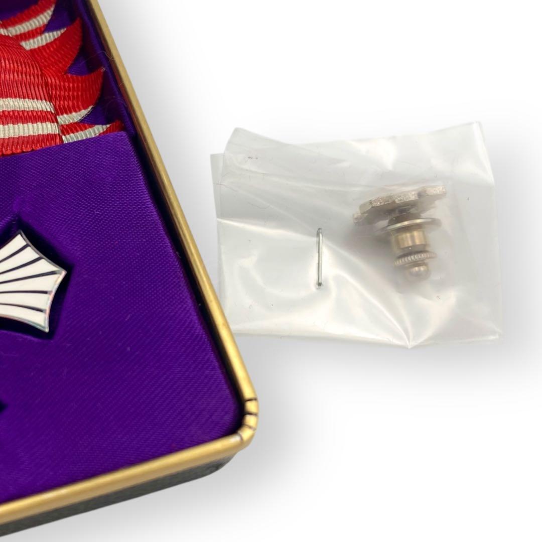 【希少品】 日本赤十字社 銀色功労賞 未開封ピンバッジ付き 勲章 明治二十一年