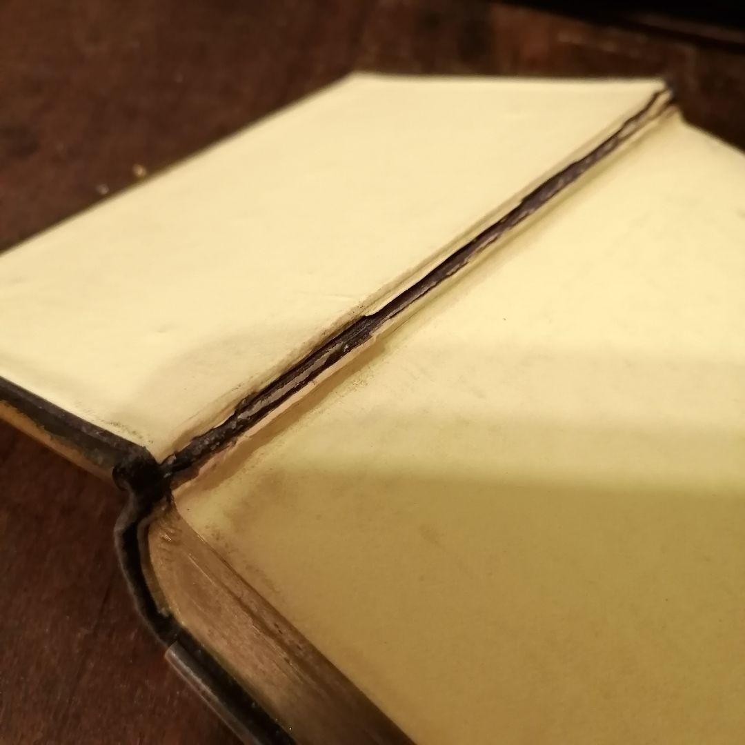 アンティーク 素敵な装丁の小さな祈祷書 ベルベット 十字架☆クロス 聖書☆洋書